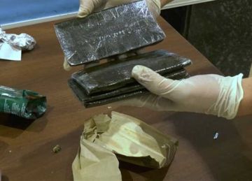 الحبس سنة لشخص بتهمة تعاطي المخدرات والاتجار بها في القاهرة الحبس سنة لشخص بتهمة تعاطي المخدرات والاتجار بها في القاهرة