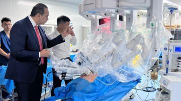 السبكي يجري جولة في كبرى المستشفيات والشركات الصينية.. صور السبكي يجري جولة في كبرى المستشفيات والشركات الصينية.. صور