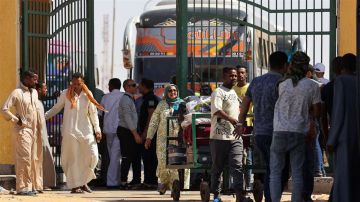 القانون يتيح الحق للطفل اللاجئ في التعليم الأساسي