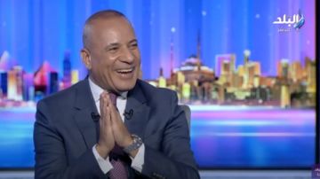 زيزو وقع للأهلي؟.. أحمد موسى يفاجئ محامي القلعة الحمراء على الهواء شاهد