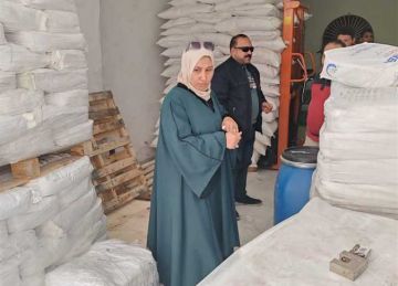 ضبط 6 أطنان خامات دهانات مجهولة المصدر داخل مخزن بالعاشر من رمضان