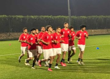 منتخب مصر للشباب بالزي التقليدي أمام جنوب أفريقيا