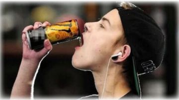 أضرار مشروبات الطاقة.. ابعدوا الموت عن أطفالكم فورا