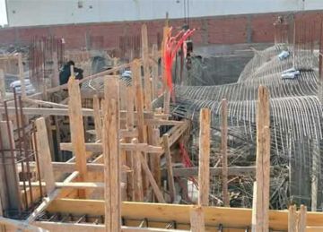 مصرع شخصين وإصابة آخرين في انهيار سقف مصنع تحت الإنشاء في مدينة العبور