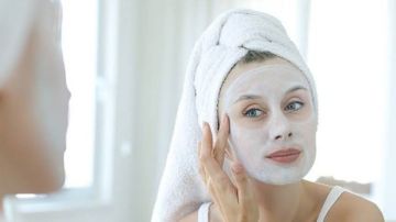 وداعا لمشاكل تكيس المبايض .. أعشاب لعلاج حب الشباب الهرموني