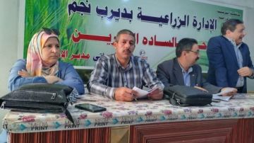 ندوة إرشادية عن النهوض بمحصول القطن بديرب نجم في الشرقية ندوة إرشادية عن النهوض بمحصول القطن بديرب نجم في الشرقية