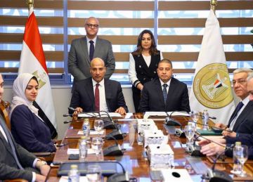 وزيرة التنمية المحلية ومحافظ القليوبية يشهدان توقيع عقد حق الانتفاع لمشروع الـ30 مليون بيضة بالخانكة