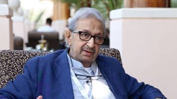 في ذكرى ميلاده.. بوسي شلبي تطلب من متابعيها الدعاء لنور الشريف