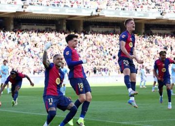 بـ 100 مليون يورو.. الهلال السعودي يغري نجم برشلونة من جديد