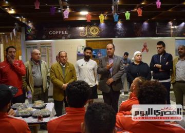 لـ تحفيز اللاعبين .. مجلس الأوليمبي يلتقي الجهاز الفني والفريق قبل ضربة البداية بـ ترقى المحترفين (صور)