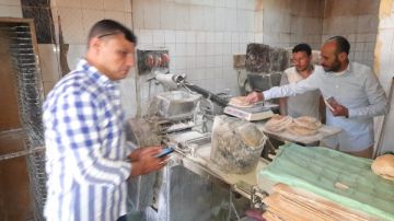 توجيهات بإغلاق المخابز البلدية المتلاعبة بوزن رغيف الخبز وجودته في المنيا