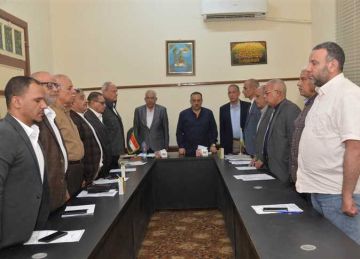 محافظ أسيوط يشهد أول اجتماع لمجلس الأمناء والآباء والمعلمين عقب إعادة تشكيله