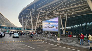 مطار القاهرة يستقبل أكثر من ربع مليون راكب خلال إجازة العيد مطار القاهرة يستقبل أكثر من ربع مليون راكب خلال إجازة العيد