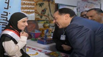 الطالبة ثريا أشرف تكشف تفاصيل حديثها مع رئيس الوزراء وحصولها على اللاب توب