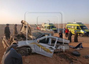 مصرع شخص وإصابة 12 آخرين إثر انقلاب سيارة بالطريق الصحراوى الغربى في أسيوط