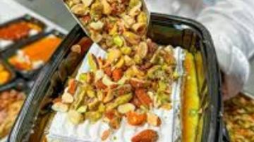 نشرة المرأة والمنوعات.. مخاطر عمليات شفط الدهون بعد وفاة أمريكية بأكتوبر.. مخاطر البكتيريا والألوان الصناعية في حلويات بلبن ووجبات كرم الشام