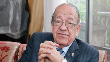 وسيم السيسي يكشف أعداء الكلي وطرق الوقاية من إصابتها بأي أضرار.. فيديو