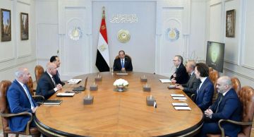 الرئيس السيسي يطلع على آخر المستجدات المتعلقة بإدارة وتشغيل وصيانة مشروع المونوريل بشرق وغرب النيل الرئيس السيسي يطلع على آخر المستجدات المتعلقة بإدارة وتشغيل وصيانة مشروع المونوريل بشرق وغرب النيل