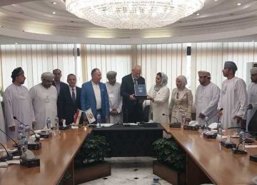  الغرف السياحية تبحث فرص الاستثمار وتنظيم برامج مشتركة مع سلطنة عمان