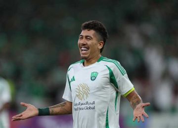 فيرمينو يقود تشكيل الأهلي السعودي الرسمي ضد الهلال في دوري أبطال آسيا للنخبة