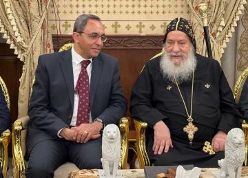 محافظ قنا يزور المطرانية لتقديم التهنئة بعيد القيامة المجيد