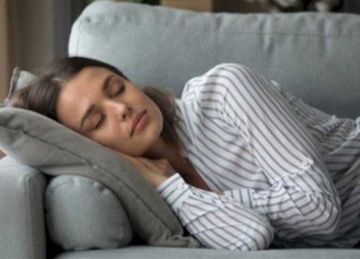 احذر عادة يومية الجميع يفعلها .. تسبب الحموضة (تعرف عليها وعلي الأسباب)