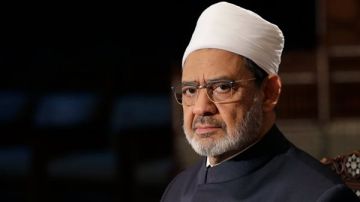 شيخ الأزهر يهنئ البابا تواضروس بعيد القيامة ويؤكد قوة النسيج الوطني المصري