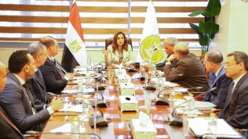 وزيرة التنمية المحلية تتابع مشروعات الخطة الاستثمارية بالمحافظات