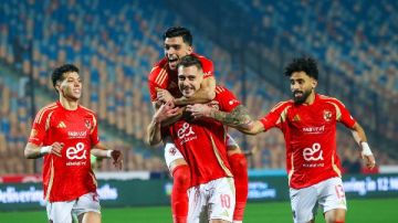 وسام أبو علي يهدر هدفا محققا.. التعادل السلبي يحسم الشوط الأول بين الأهلي والهلال