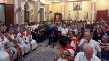 الأنبا توما يترأس قداس عيد القيامة المجيد بكنيسة مار جرجس بسوهاج