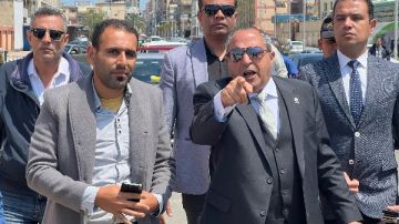 انتوا فاكريني خواجة.. محافظ بورسعيد يوبخ مسؤولي شركة النظافة البريطانية