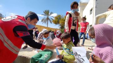 الهلال الأحمر المصري يحتفل باليوم العالمي للتحصين بحملة ضد أمراض الكبد الوبائي وشلل الأطفال الهلال الأحمر المصري يحتفل باليوم العالمي للتحصين بحملة ضد أمراض الكبد الوبائي وشلل الأطفال