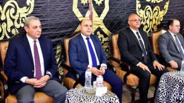 محافظ الغربية يقدم واجب العزاء في وفاة سكرتير عام محافظة الدقهلية صور