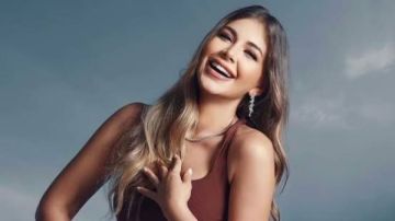 ملك قورة تحتفل بحصولها على الإقامة الذهبية في الإمارات