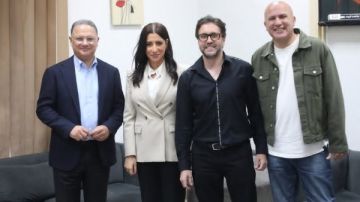 أبطال مسلسل أشغال شقة جدا ضيوف يحدث في مصر مع شريف عامر