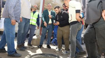 رئيس مياه الغربية يشيد بالجهود المبذولة ويكافئ العاملين بـ حياة كريمة رئيس مياه الغربية يشيد بالجهود المبذولة ويكافئ العاملين بـ حياة كريمة