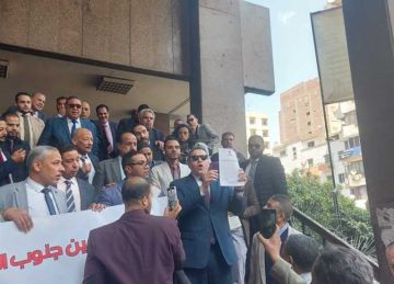 لماذا غاب نقيب المحامين عن الوقفة الاحتجاجية ضد زيادة رسوم التقاضي