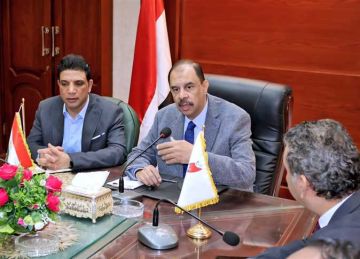 محافظ سوهاج يتابع شكاوى المواطنين من تعريفة الأجرة بعد تحريك أسعار الوقود