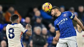 تشكيل تشيلسي وإبسويتش الرسمي.. عودة بالمر الأبرز