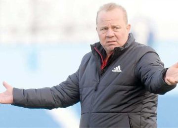 شوقي غريب يخلف مدرب الزمالك السابق في تدريب المريخ السوداني