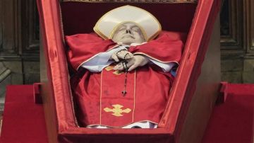 ترامب على رأسهم.. زعماء العالم يشيعون البابا فرنسيس إلى مثواه الأخير