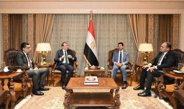 وزير الشباب والرياضة يلتقي رئيس هيئة الإسعاف المصرية لبحث سبل التعاون المشترك
