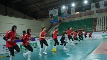 تفاصيل الساعات الأخيرة بمعسكر سيدات الطائرة بالأهلي قبل مواجهة لالوا الكونغولي تفاصيل الساعات الأخيرة بمعسكر سيدات الطائرة بالأهلي قبل مواجهة لالوا الكونغولي