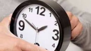 التوقيت الصيفي يعود إلى مصر.. هل يحقق الوفر المالي المتوقع؟ التوقيت الصيفي يعود إلى مصر.. هل يحقق الوفر المالي المتوقع؟