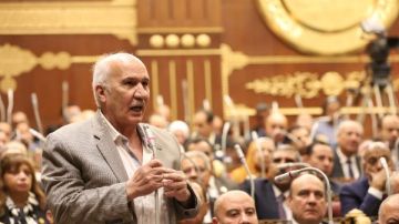 رئيس برلمانية التجمع بالشيوخ: دراسة تطوير النظام الجمركي حيوية لها علاقة بالتجارة المصرية رئيس برلمانية التجمع بالشيوخ: دراسة تطوير النظام الجمركي حيوية لها علاقة بالتجارة المصرية