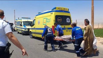 مصرع 8 وإصابة 25.. أول تعليق من محافظ المنيا على حادث صحراوي ملوى