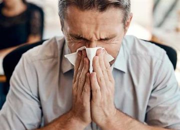 بين العطس والصداع.. هل تعاني من حساسية الربيع أم التهاب الجيوب؟