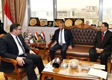 وزير الإسكان يستقبل السفير السوداني لبحث تعزيز فرص ومجالات التعاون