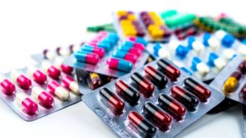 5 ملايين وفاة سنويا.. تحذير من هيئة الدواء بشأن المضادات الحيوية وطبيب يكشف مخاطرها