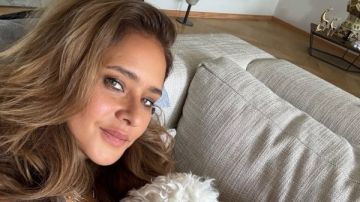 برفقة كلبها.. نيللي كريم تخطف الأنظار بإطلالة جذابة